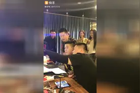 巴扎黑喊麦擦皮鞋，别嘚瑟，你会的东西确实不多，他还不服气