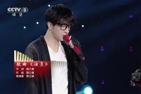 薛之谦深情献唱《演员》，“简单点”！超好听的歌曲