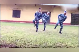 三个兵哥哥Seve鬼步舞，帅到起飞！视频封面