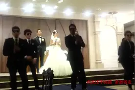 新郎动如脱兔 静如处子 婚礼现场舞蹈火星哥的《Treasure》视频封面