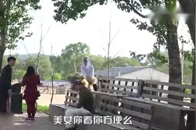 阿拉伯土豪骑骆驼搭讪美女，不料成功搭讪到两个拜金女视频封面