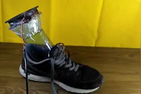 不花钱自制最简单的烘鞋器，可我怎么觉得是个笑话