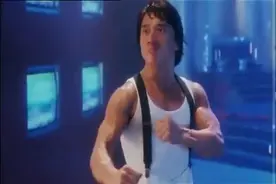 经典回忆，成龙VS理查德·诺顿，爆笑打斗场面！