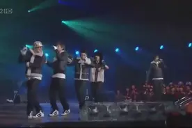 Bigbang舞神top跳错忙内忘词，队长GD权志龙拼命憋笑图片