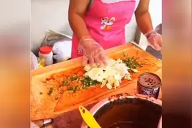 山东大煎饼，这次是特大号的，饼在上面转都转晕了，味道特别好图片