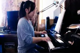 十年了，周杰伦《枫》充满回忆的秋季，用缓缓飘落枫叶来隐喻思念图片