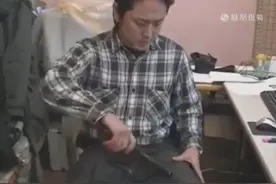 防身器材店老板亲身试用电击棒给你看，请勿模仿！图片