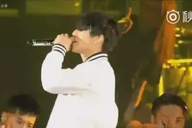BigBang演唱会现场版图片