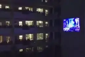 某高中为学生减压放周杰伦歌曲引发泪奔大合唱，高三你在听什么？图片