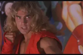 成龙化身春丽，大战街霸波动流——《城市猎人》图片