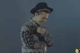 Bigbang权志龙遭团员调侃，太阳高调模仿GD，胜利笑疯！图片