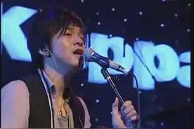 温暖感人，音乐诗人倾情演绎许巍，郑钧和他自己写的《温暖》！图片