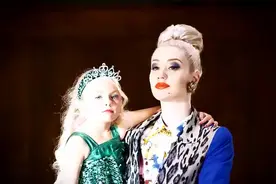 一举一动还是能感觉到气质的Iggy Azalea视频封面