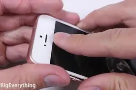 看牛人如何把 iPhone SE充电接口一步一步更换 超详细视频封面