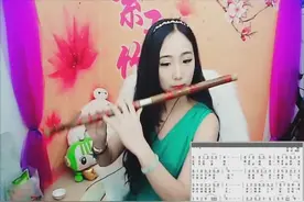 超熟悉的旋律，聂耳也参与创作于1932年叫《彩云追月》，好听图片