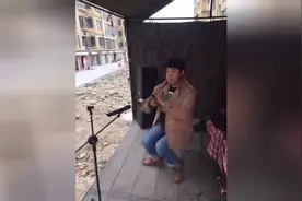 唢呐是我的启蒙乐器，一直都有一种想吹唢呐的情愫图片