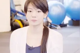 小姐姐做瑜伽，到一半顿了一下，场面有点尴尬视频封面