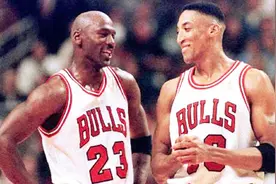 15年后再聚首！乔丹皮蓬球场对位切磋视频封面