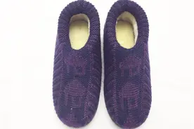 冬天穿鞋子里总是冰冰的，阿姨说只需用它吹一吹，鞋子立马变暖