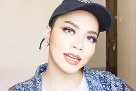 化妆师男友每天都喜欢把自己化的美美的，气得我想分手