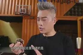 指尖陀螺成伤人利器，这样的玩具你还敢给孩子玩吗？视频封面
