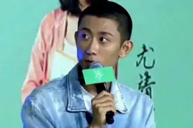 张一山家世首次曝光，家底太惊人，星二代不红都难！