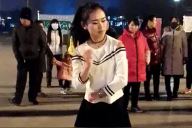 廊坊大城滨河广场_摇舞美女