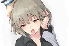 画小本子的美女画师图片