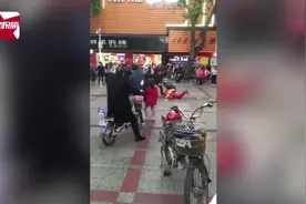 与“孙悟空”合影告知要钱，游客乱棍狂殴“大圣”视频封面