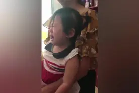 女儿一边看电影一边哭，小孩子都是感性动物