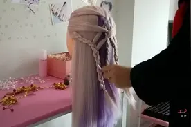 怎样才能变得更有女神气质，2招教你快速学会这款气质披肩，超美