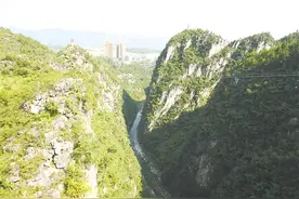 观民俗玩刺激 500米高玻璃栈道等你挑战图片