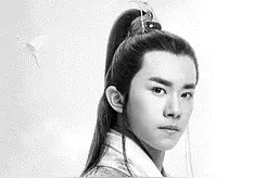 TFBOYS的易烊千玺现身杭州萧山机场 粉丝很激动图片