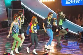 郑秀晶这个发型第一见 宋茜果然是舞蹈担当视频封面