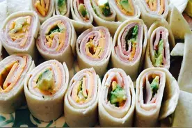 美式早餐 3分钟 牛油果卷饼图片