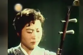 二胡大师闵惠芬演奏《诗魂+江河水+赛马》，精彩！收藏起来慢慢听视频封面