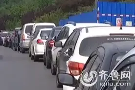 泰安：泰山景区迎五一客流高峰 单日游客超八万人次图片