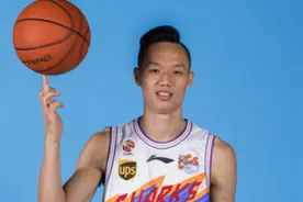 上海暴跳男参加CBA扣篮大赛图片