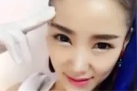 文静后面有个捣乱的赵四，这个视频不火才怪哪图片