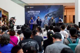 〝超感官霸王龙巡展〞惊现天津恒隆广场图片