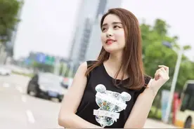 夏天来了，战斗打响了，妹子快来选你的装备图片