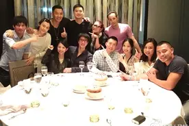 黑人陈建州庆生，却被后排无意中“秀恩爱”的王力宏夫妇抢了镜？图片
