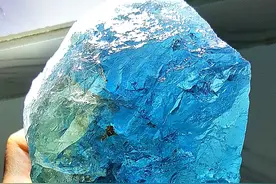 非常罕见的天然水晶原石，古代人认为它是水的结晶！图片