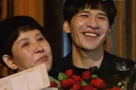 大张伟童年家庭照曝光 林更新澡堂拖造型抢眼图片