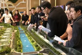 云峰原著循山府院示范区揭幕，吸引大量市民前往参观图片