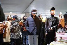 华晨宇深夜抵长沙补位《歌手》曾曝出被高层施压图片