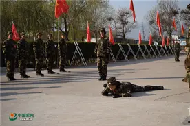 真正的潇洒女兵什么样，让这个女班长告诉你图片