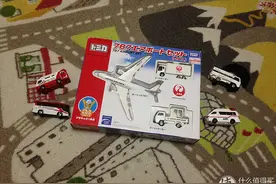 皮大王的玩具车们 篇二：#本站首晒# Tomica JAL多美卡 日本航空合金 运输飞机套装图片