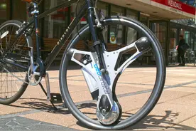 这个 60 秒不到就能轻松安装的电动自行车系统，感觉可以来一套图片