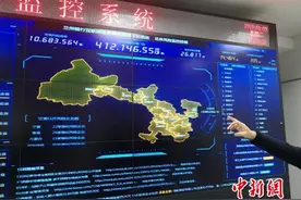 兰州银行推 “无卡时代”多种新技能 机器人精准服务图片